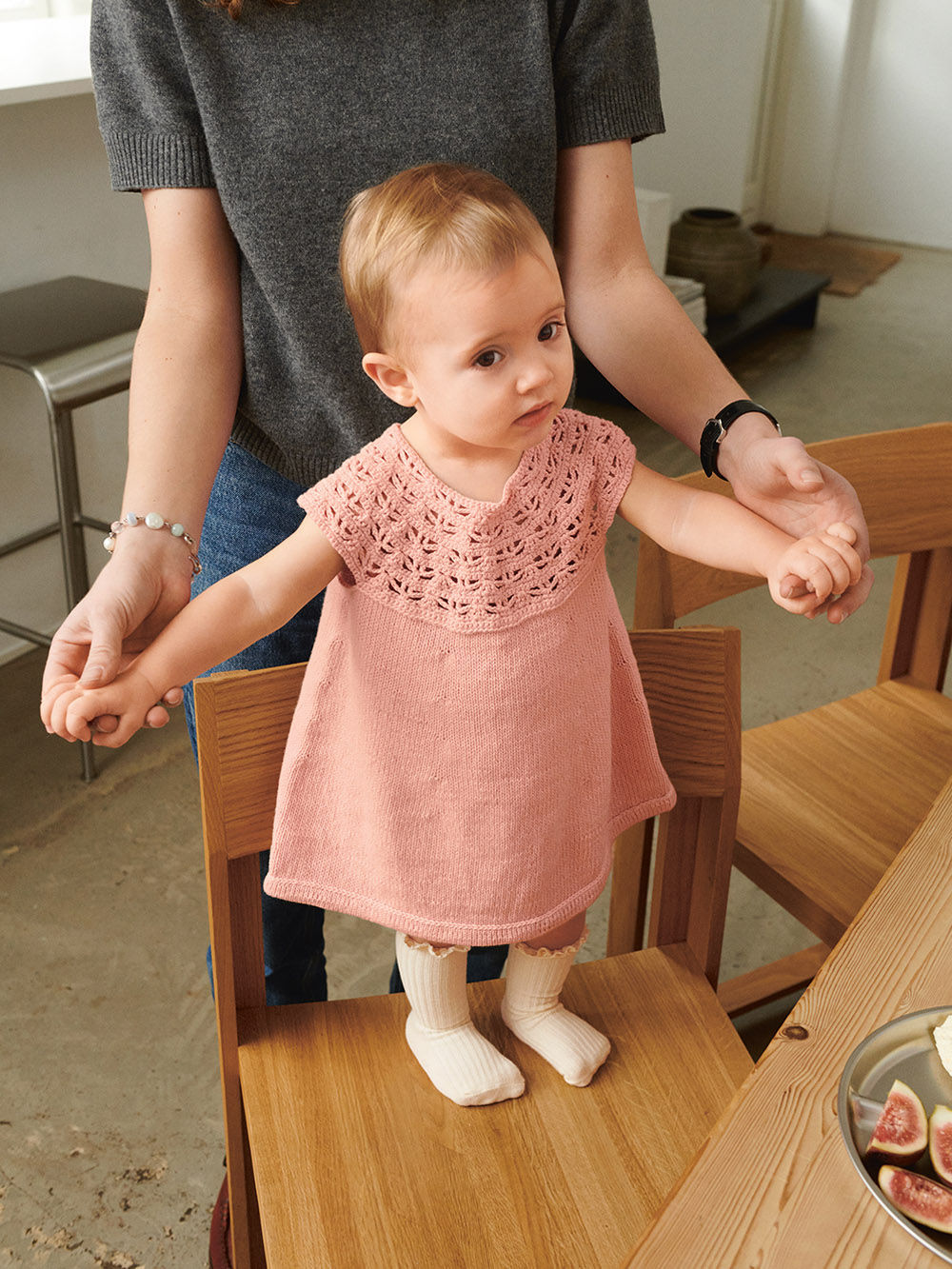 2505 Sommerstrikk 04 Indy Dress Baby