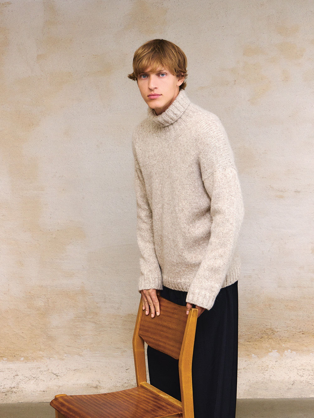 2412 Dave Sweater Man 2
