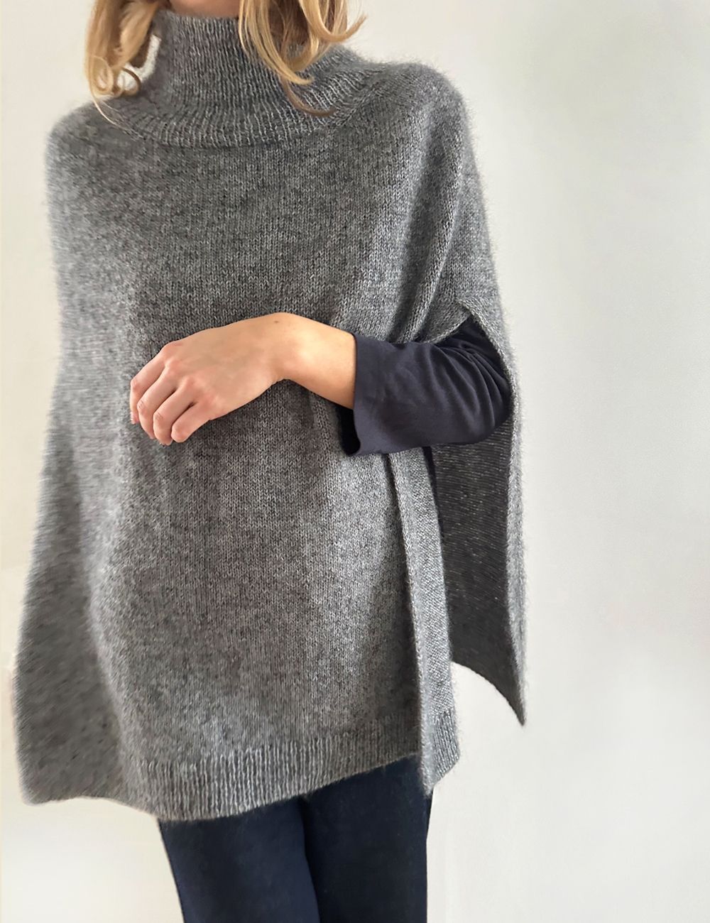 Le Knit Darcy Cape Le Knit Darcy Cape