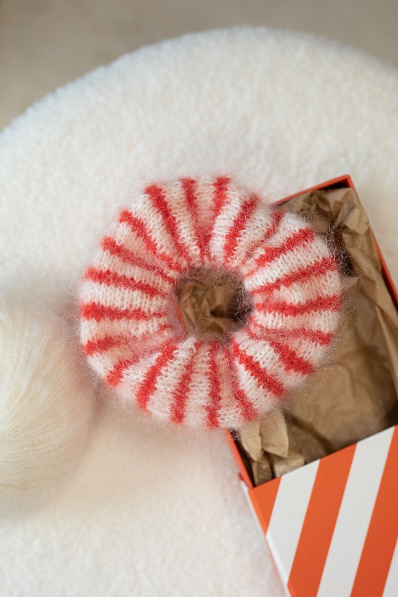 Knit a Scrunchie "hårstrikk" gratis strikkeoppskrift