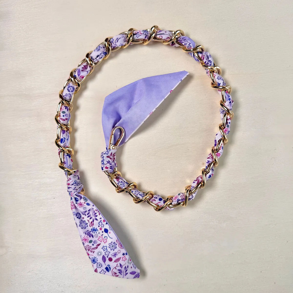 Lenke med silkeskjerf 60 cm - lilla
