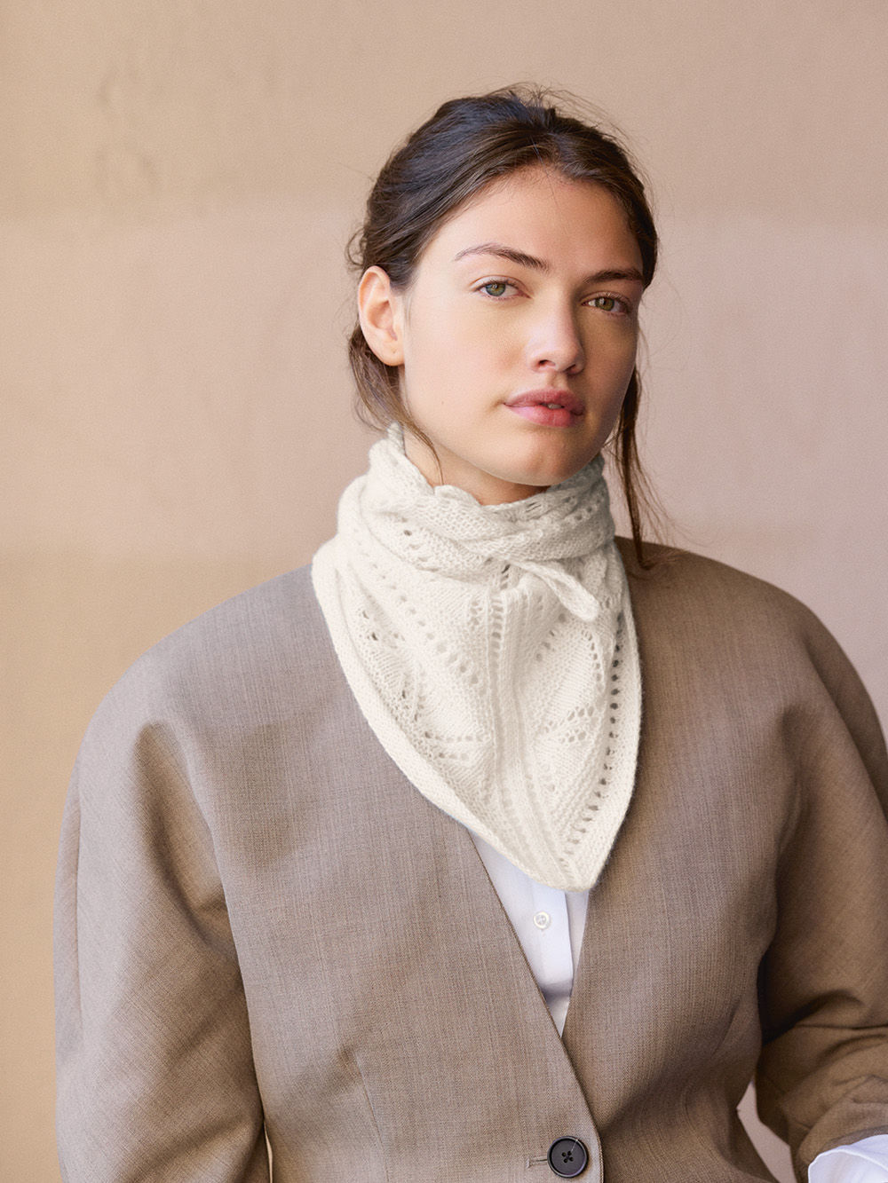 2508 Cashmere 01 Petra Scarf 2508 Cashmere 01 Petra Scarf