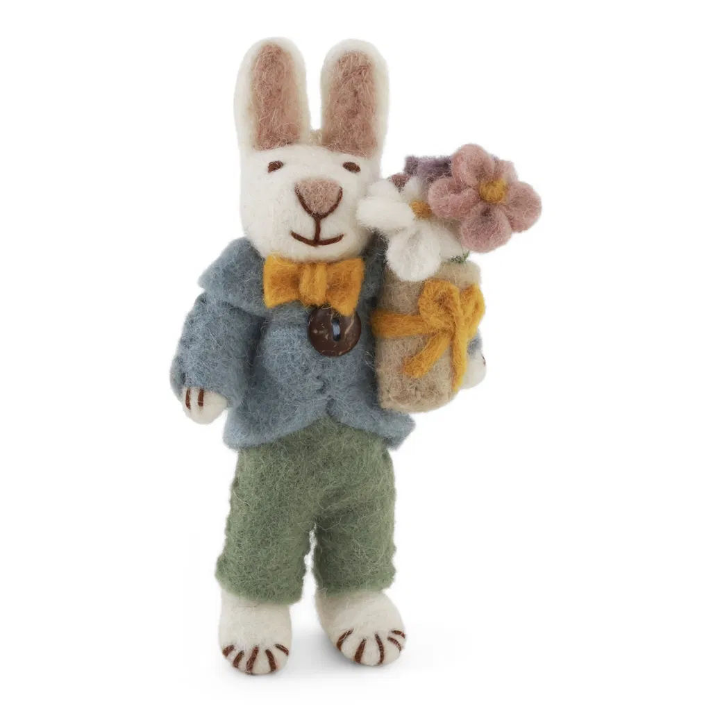 Small White Boy Bunny w/Bouquet Small White Boy Bunny w/Bouquet