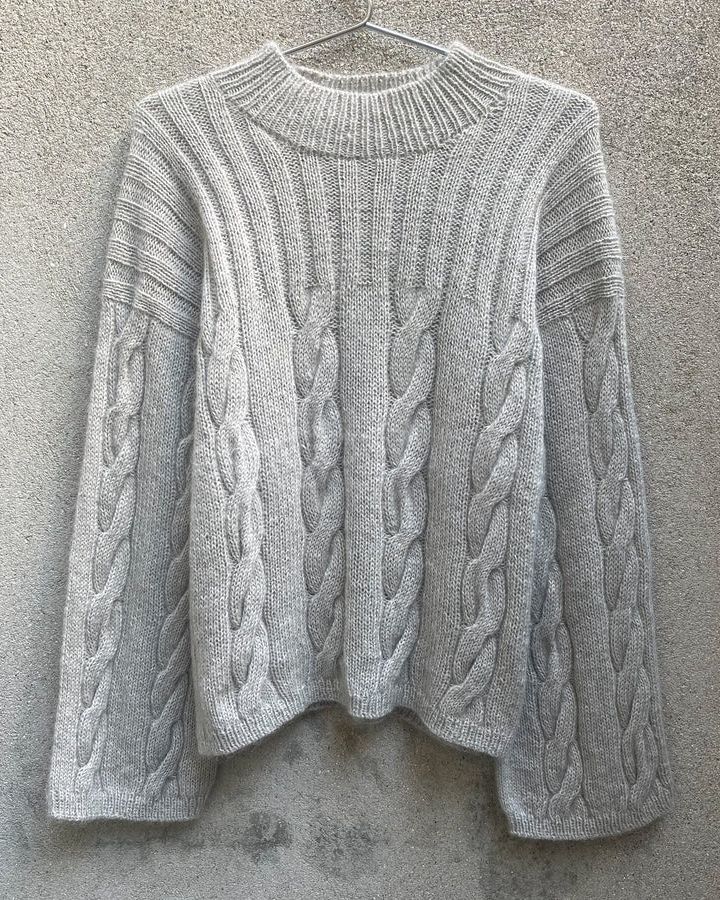 Cobrasweater